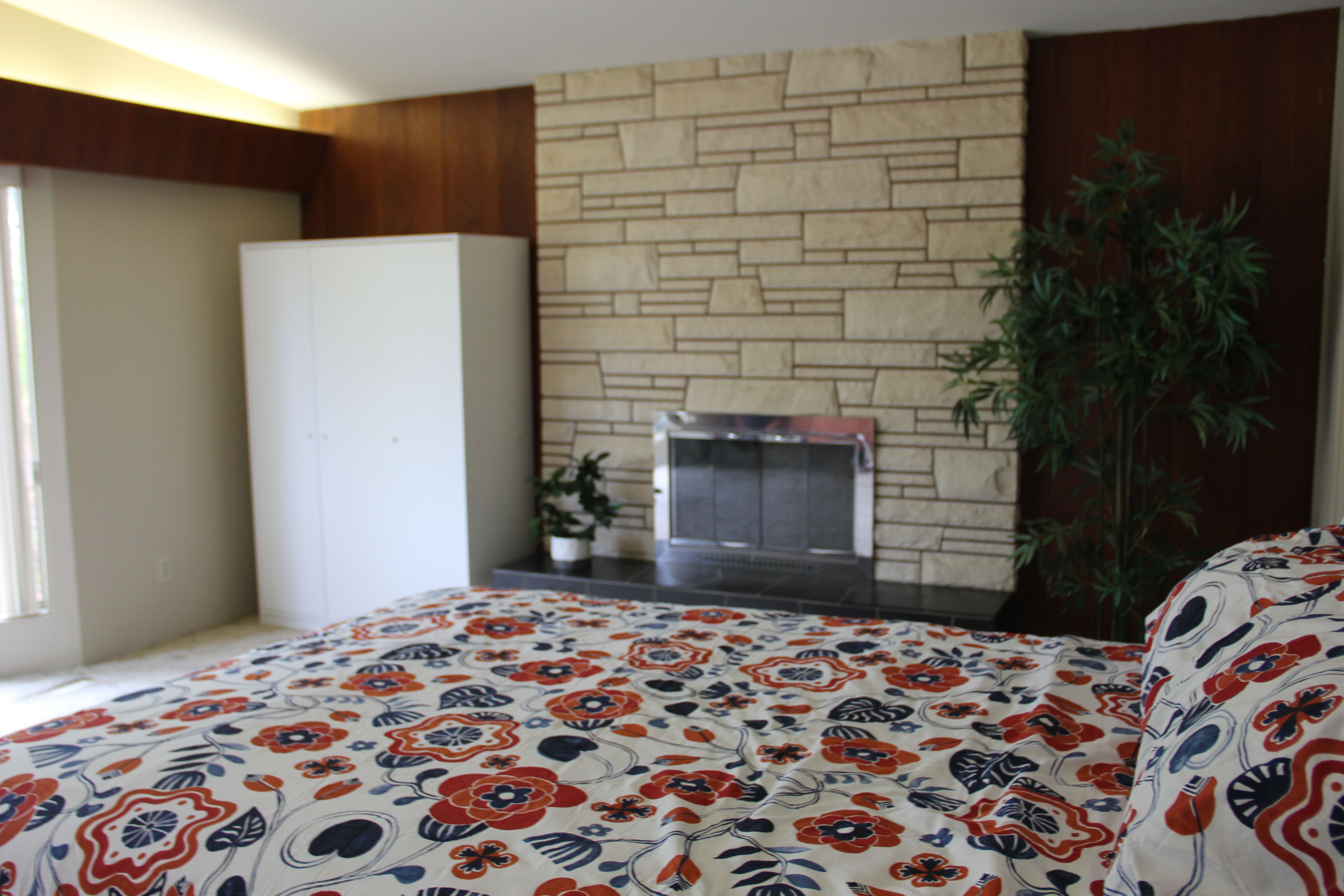 Large Furnished Room 4 for 2 People in Coquitlam near SkyTrain